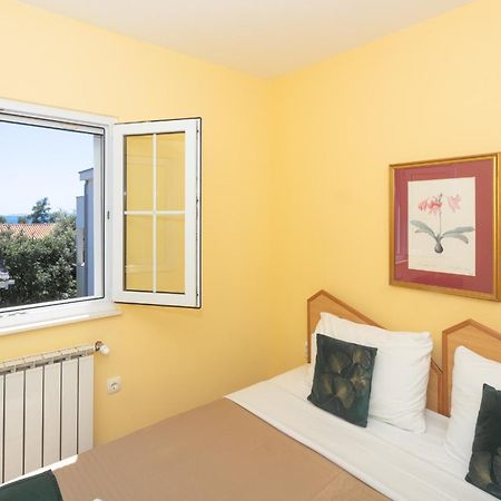 Pansion Pirat Bed & Breakfast Petrcane Exterior photo