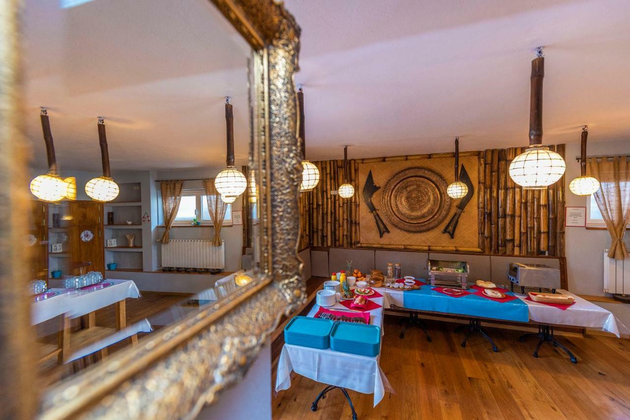 Pansion Pirat Bed & Breakfast Petrcane Exterior photo